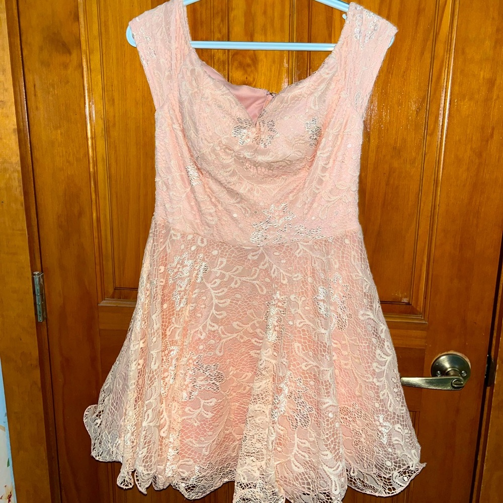 Homecoming/ Formal Dress, worn once. Great for a cocktail event.